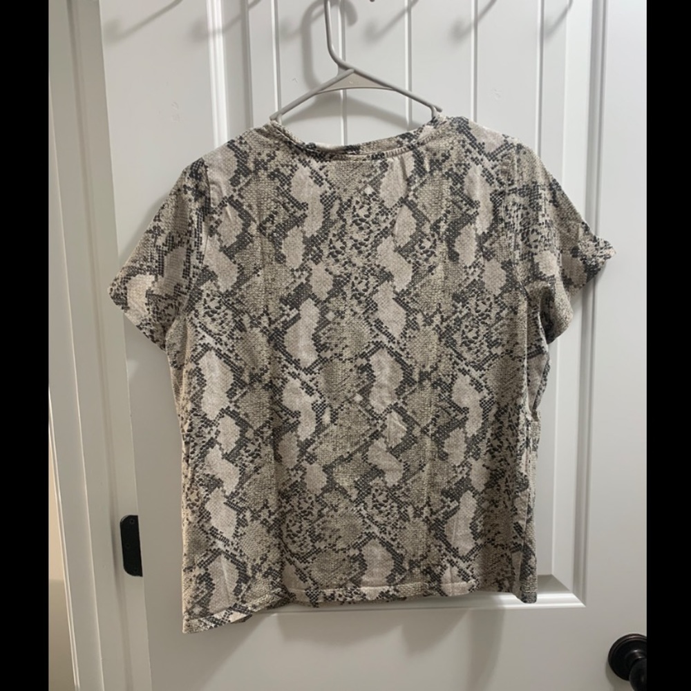 H&M Snake Print T-Shirt - Picture 2 of 3